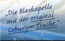 Blaskappe mit original Coburger Tracht | www.schorkendorfer-musikanten.de
